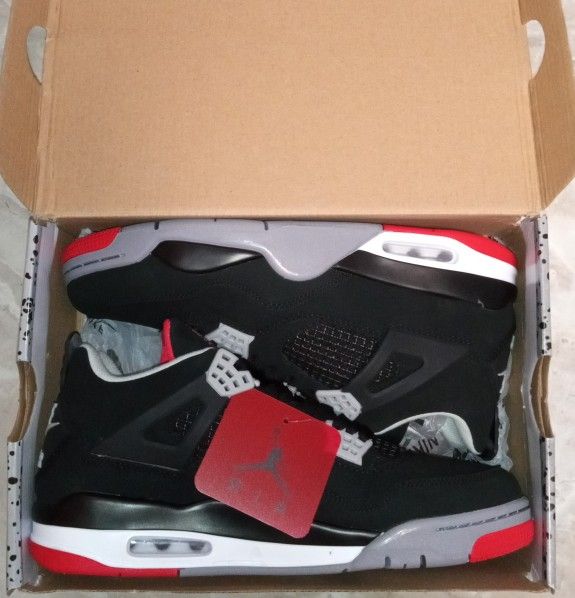 Bred Jordan 4s 