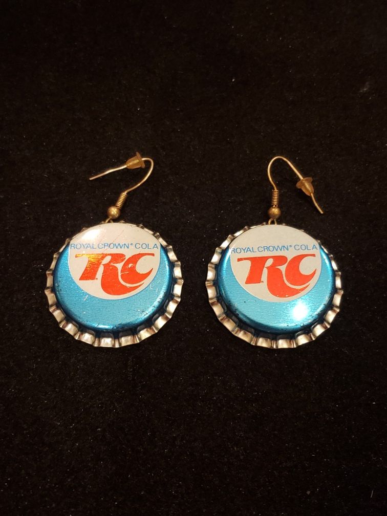 RC cola bottle cap earrings! Vintage and antique. Bottle cap is 1.25 in diameter. Each earring is 2 in long.