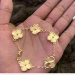 GOLD CLOVER BRACELET 