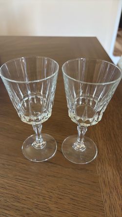Princess house Set of 2 Crystal Cut Wine Glasses