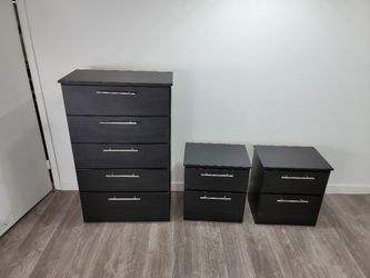 Gavetero De 5 Gavetas y 2 mesas de noche