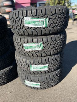 315/70/17 Vendo set de Tires NUEVS con 50,000 millas de garantía