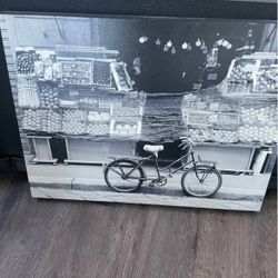 Black & White Canvas