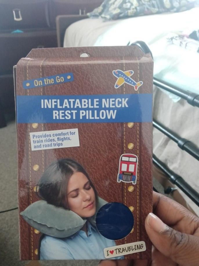- [ ] inflatable neck rest pillow 