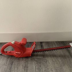 UT44110A mHEDGE TRIMMER 17IN 2.7AMP FACTORY WARRANTY MAY NOT APPLY. RADWELL 2-YEAR WARRANTY INCLUDED