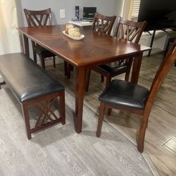 BEAUTIFUL TABLE + 4 CHAIRS A BENCH EXCELLENT CONDITION