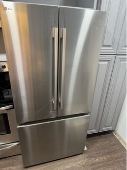 Brand new LG Refrigerator. Model LF25H6200S /05