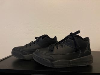 Boys Jordans size 13.5c