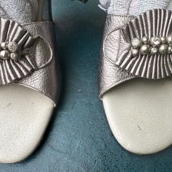 Woman’s dress sandal