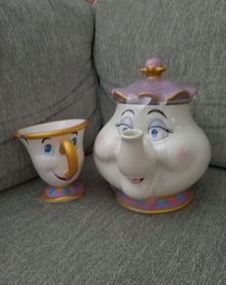 Brand New Disney Parks Set Of 2 Sculpted Mrs. Potts & Chip Cup