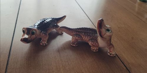 Vintage Alligator Salt and d Pepper Shakers