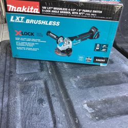 MAKITA 18V LITHIUM-ION BRUSHLESS CORDLESS 4-1/2-IN / 5-IN PADDLE SWITCH X-LOCK ANGLE GRINDER WITH AFT, ( TOOL ONLY ) 