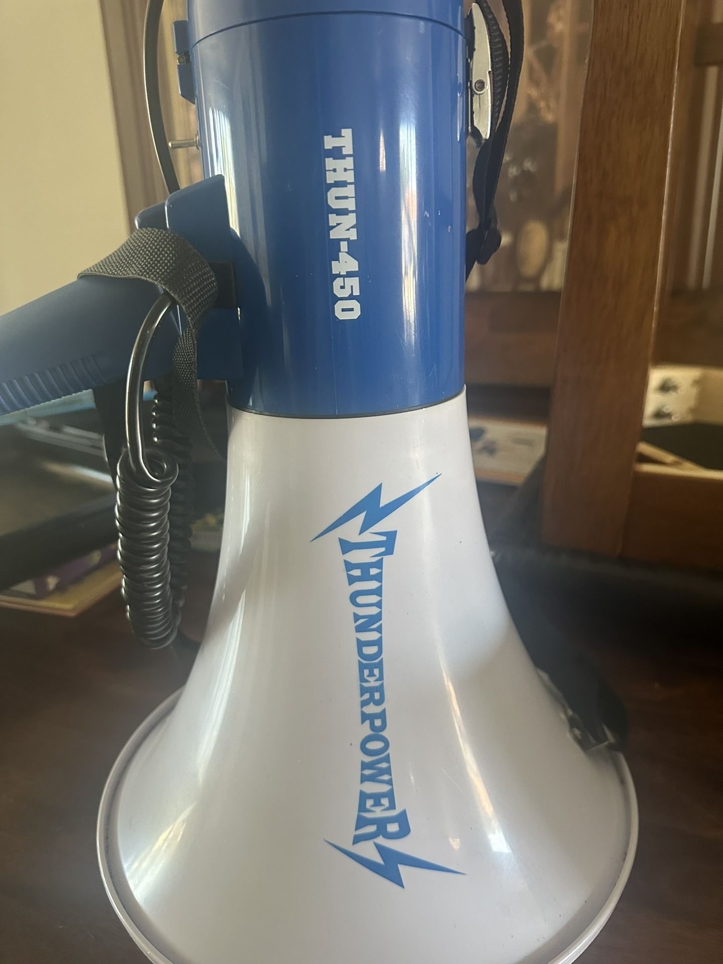 Mega Horn