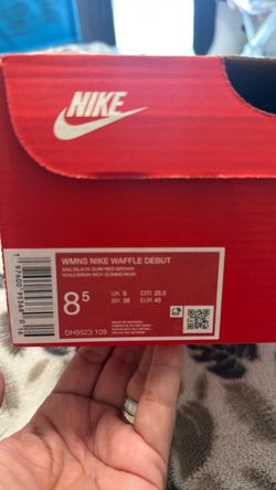Women’s Nike waffle debut
