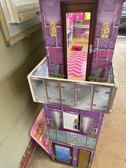 Kids dollhouse