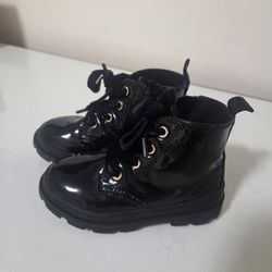 Boots for girls (toddler), like new, size 7.5/ Botas para niña pequeña, como nuevas, numero 7.5