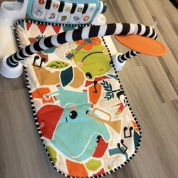 Fisher-Price Kick & Play