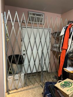 Folding gate commercial business