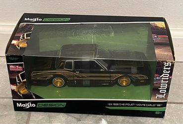 Diecast lowrider Monte Carlo 1:25 scale