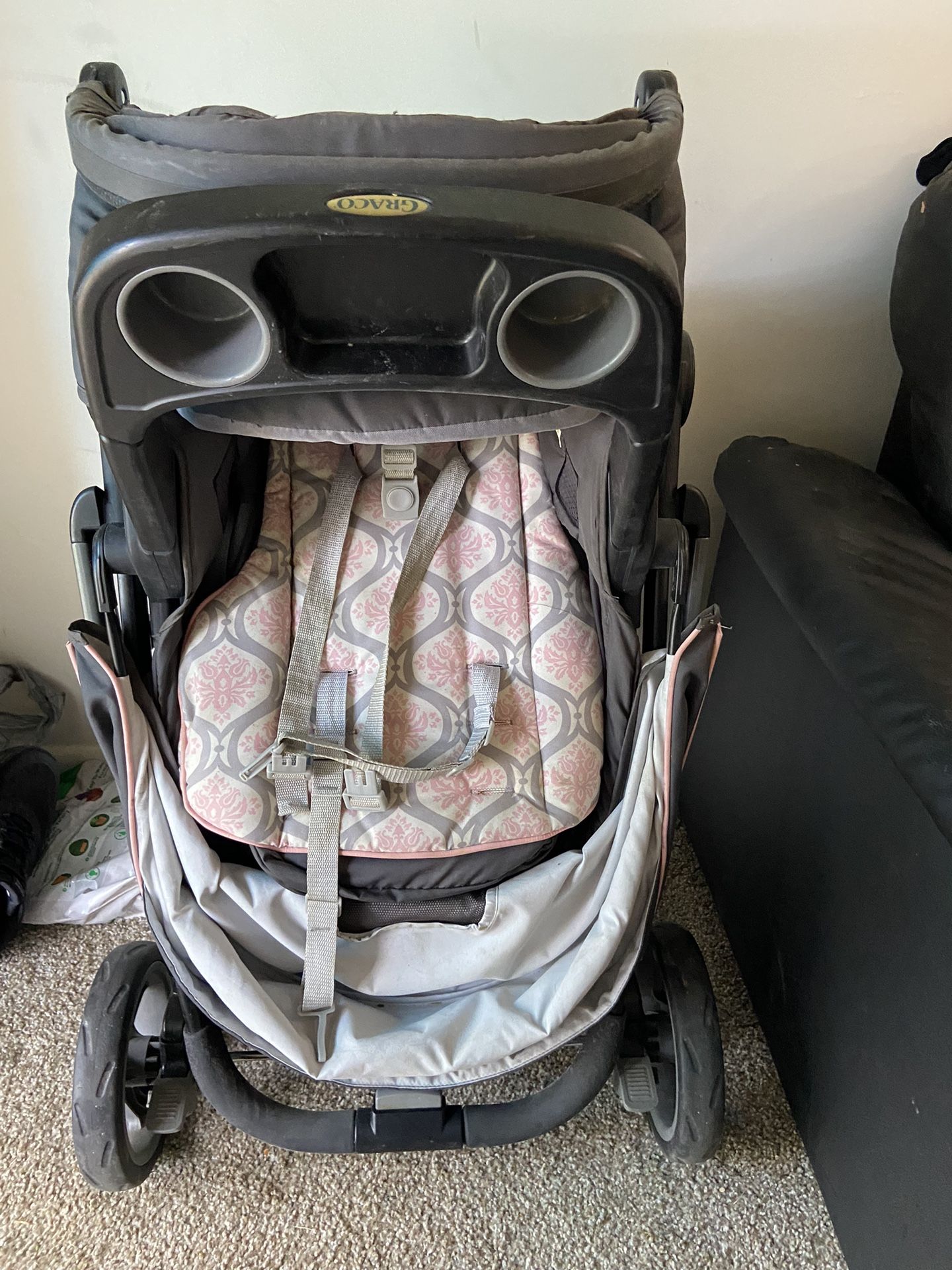 The Graco Modes Stroller is a 3-in-1 travel system. It has a reversible seat and lets baby face you or see the world. The back rest is adjustable and 