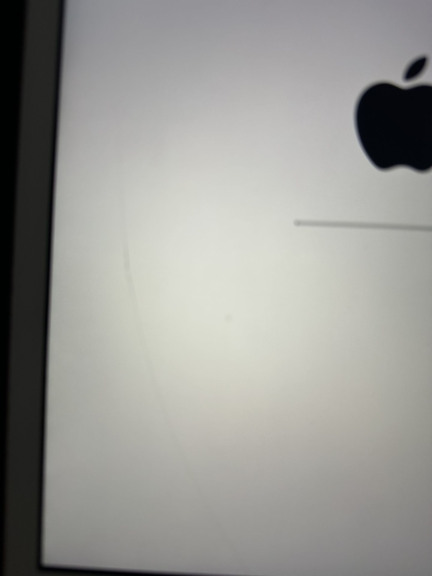 iPad 7th Gen - Cracked screen 
