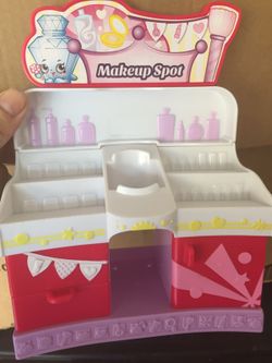 Shopkins make up stand
