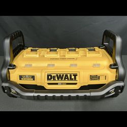 Dewalt 1800 watt portable power station and 20V/60V battery charger