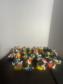 Lot of 25 Vintage M&M's Christmas Train Figures Candy Toppers Holiday Collectibles