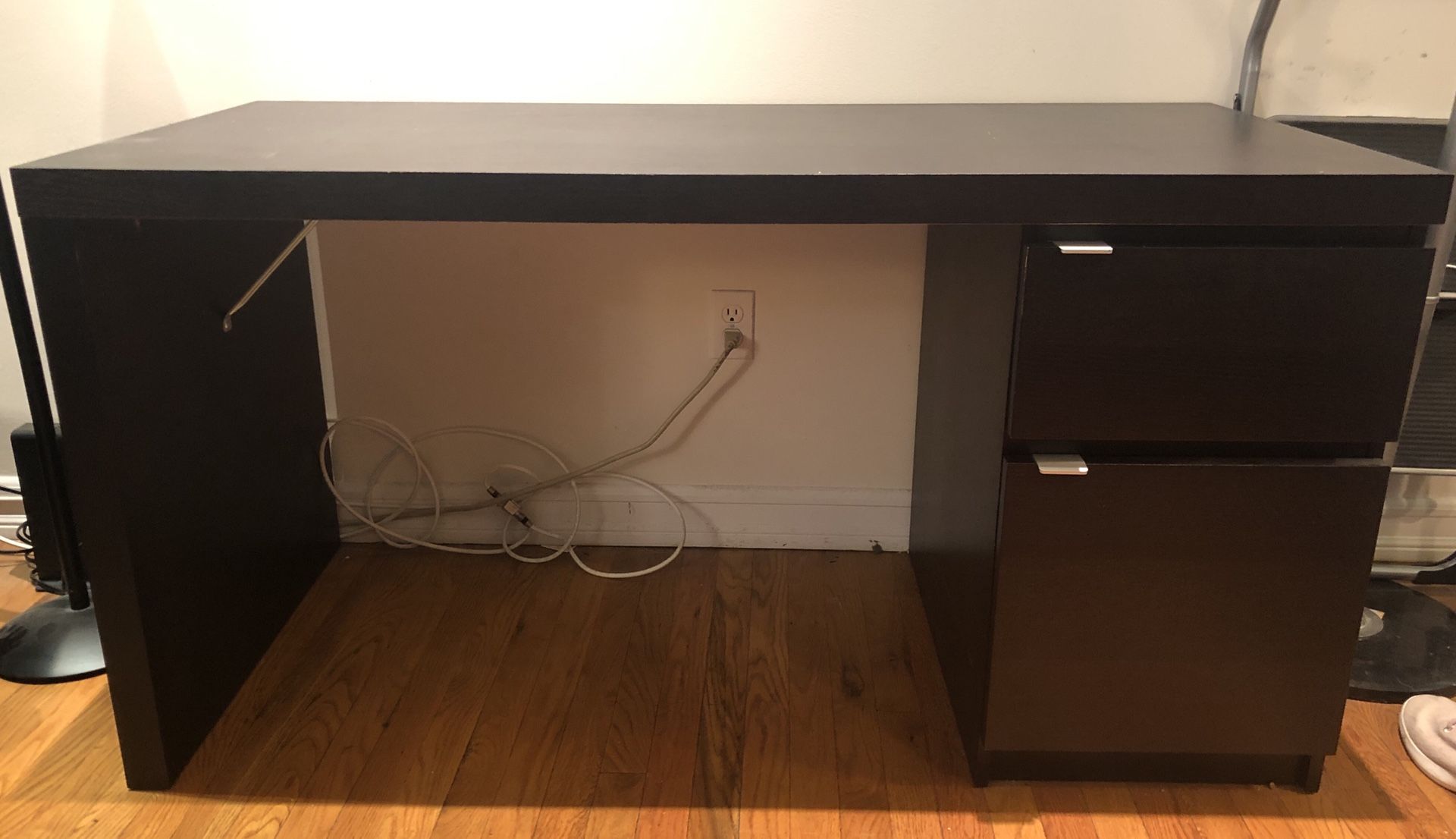 Spacious IKEA desk — great condition