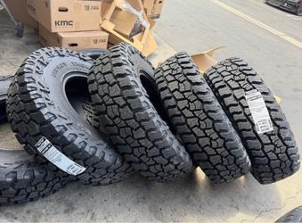 Mickey Thompson Baja Boss AT in 255/85R17LT