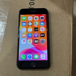 iPhone 7 128GB UNLOCKED -New Battery -Scratches on Glass -Fully working!!!!