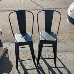 2 Black High Stools 