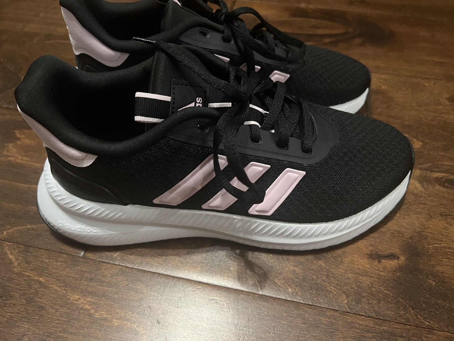 Womens Size 6 Shoes(brand New)