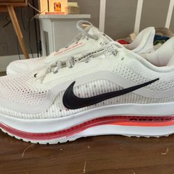 Men 10.5 Nike Pegasus Premium running shoes  Color way: Summit White Bright Crimson"