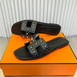 Women's slippers