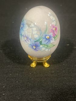 Hand-painted marble egg with a stand from 1980