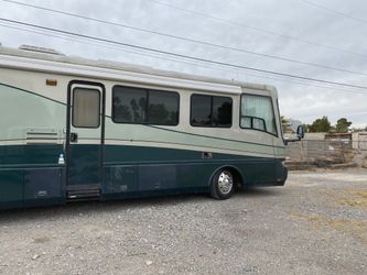 40' Rv Cat Diesel With Onan Quiet Onan Gen.
