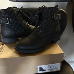 Woman’s Boots 