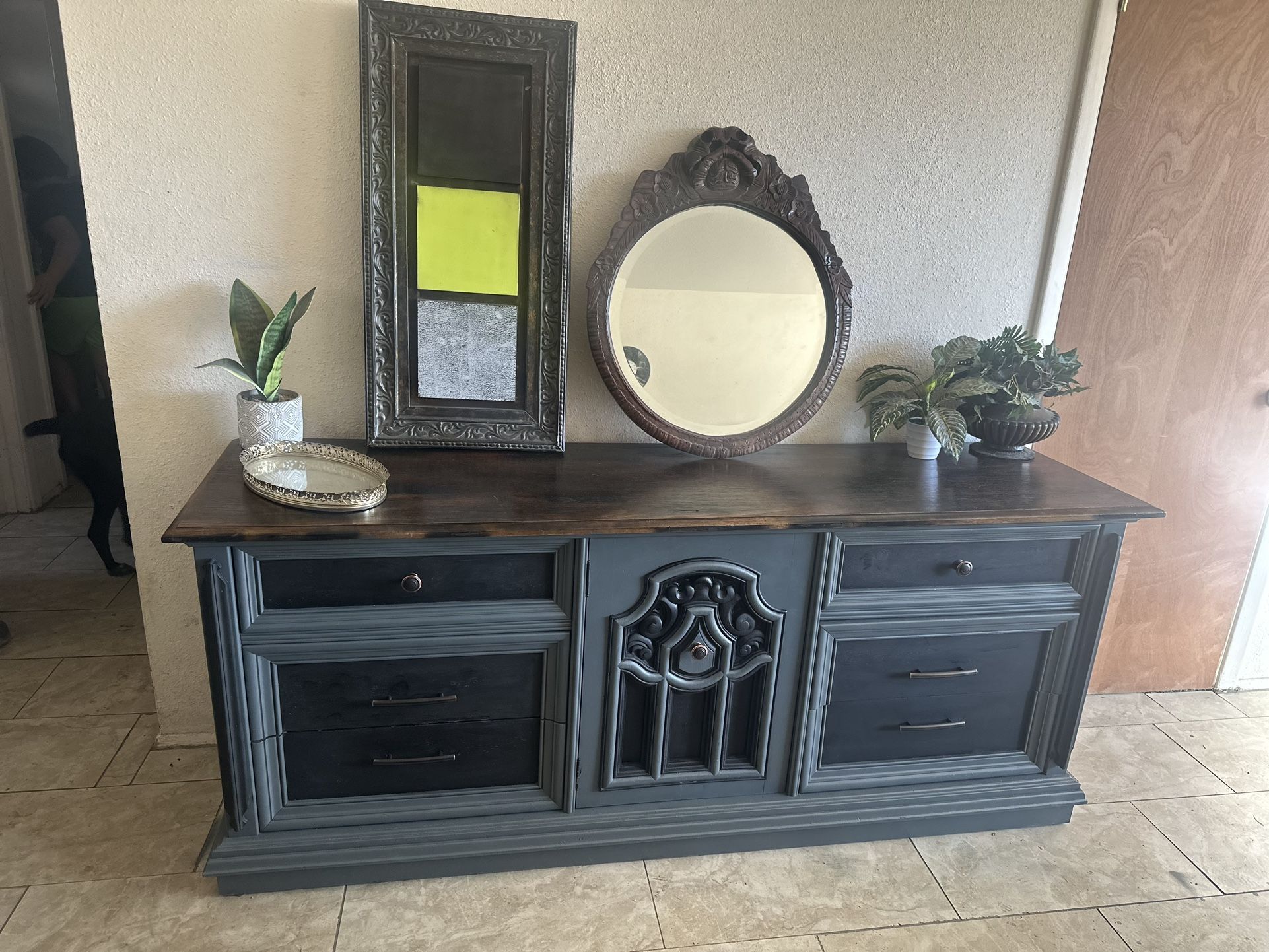 Dresser