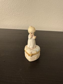 Precious Moments June trinket box- in EUC! 