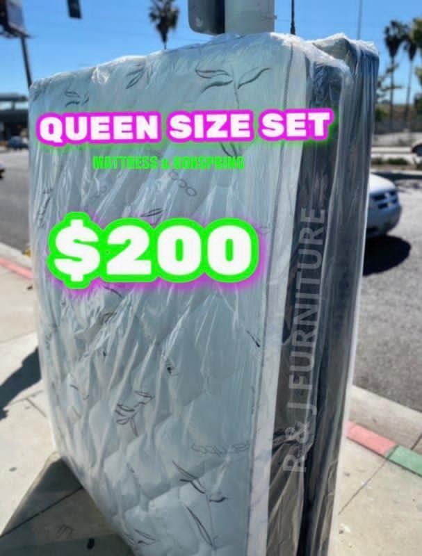 Queen Size Mattress And Boxspring 