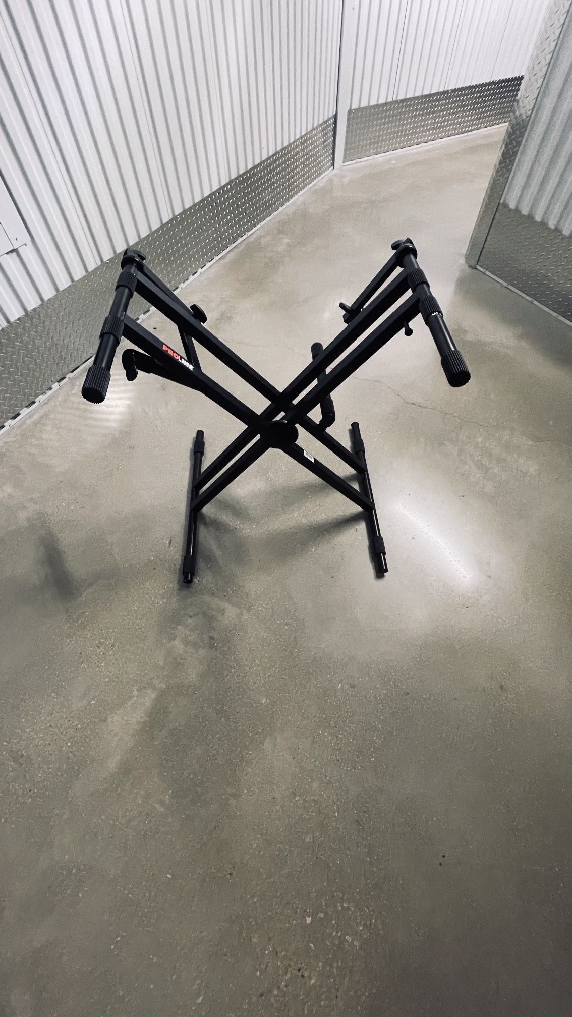 Music stand for piano and keyboard