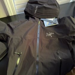 Arc’teryx Gore-Tex Jacket Black Men’s Medium (M) | Waterproof Shell | New w/ Tags