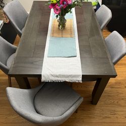 Dining Set 6 seater Moving out sale 