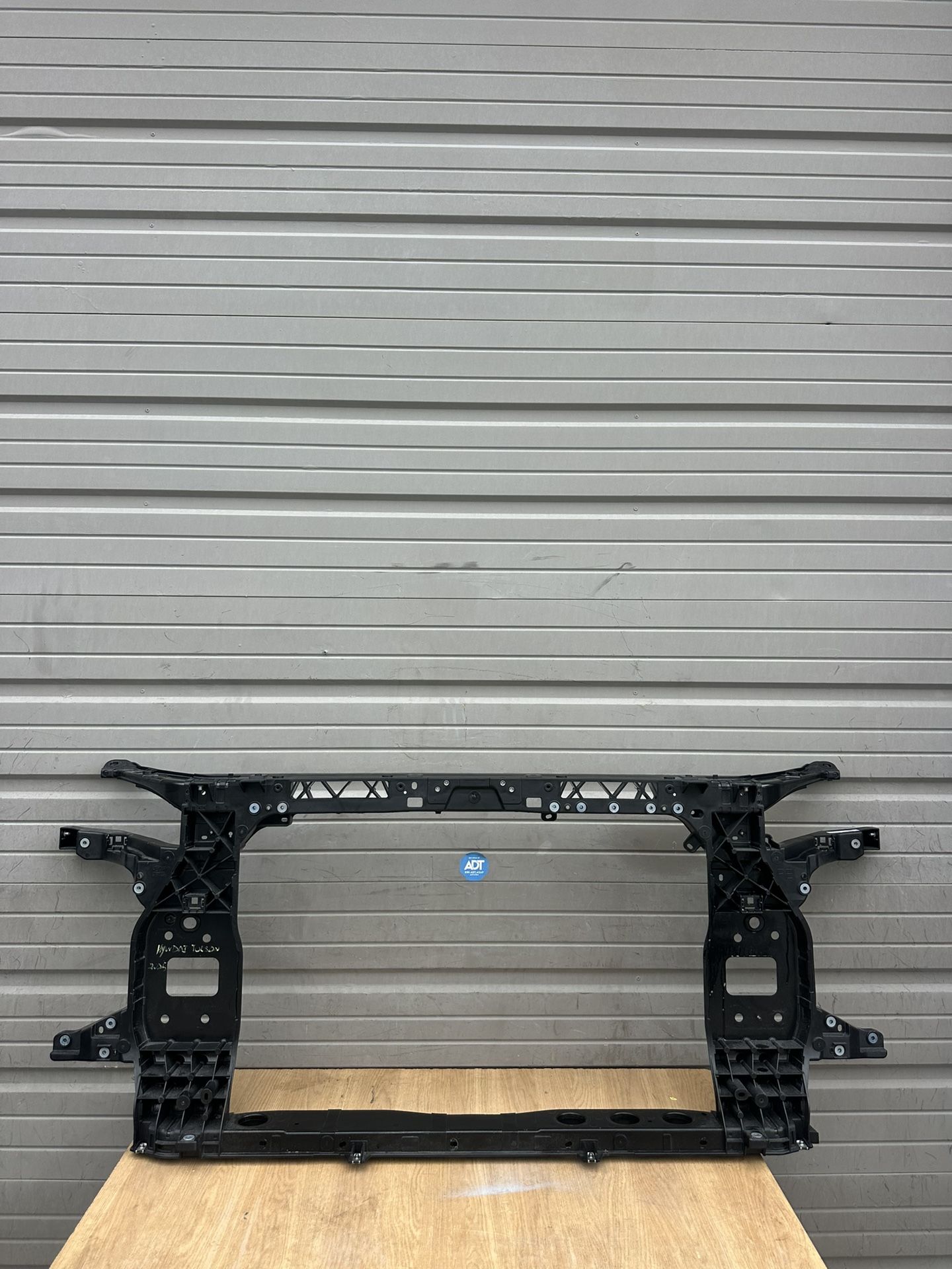 HYUNDAI TUCSON Genuine OEM FRONT RADIATOR SUPPORT 2025