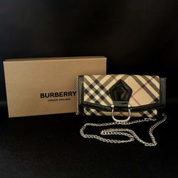 Burberry Clutch 