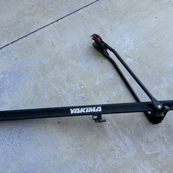 Yakima bicycle top rail - stand up position - no need to take off front tire