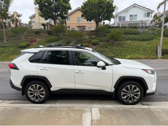 TOYOTA RAV 4 - low mileage