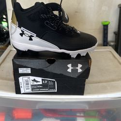 Under Armour  Harper 7 Mid RM Jr