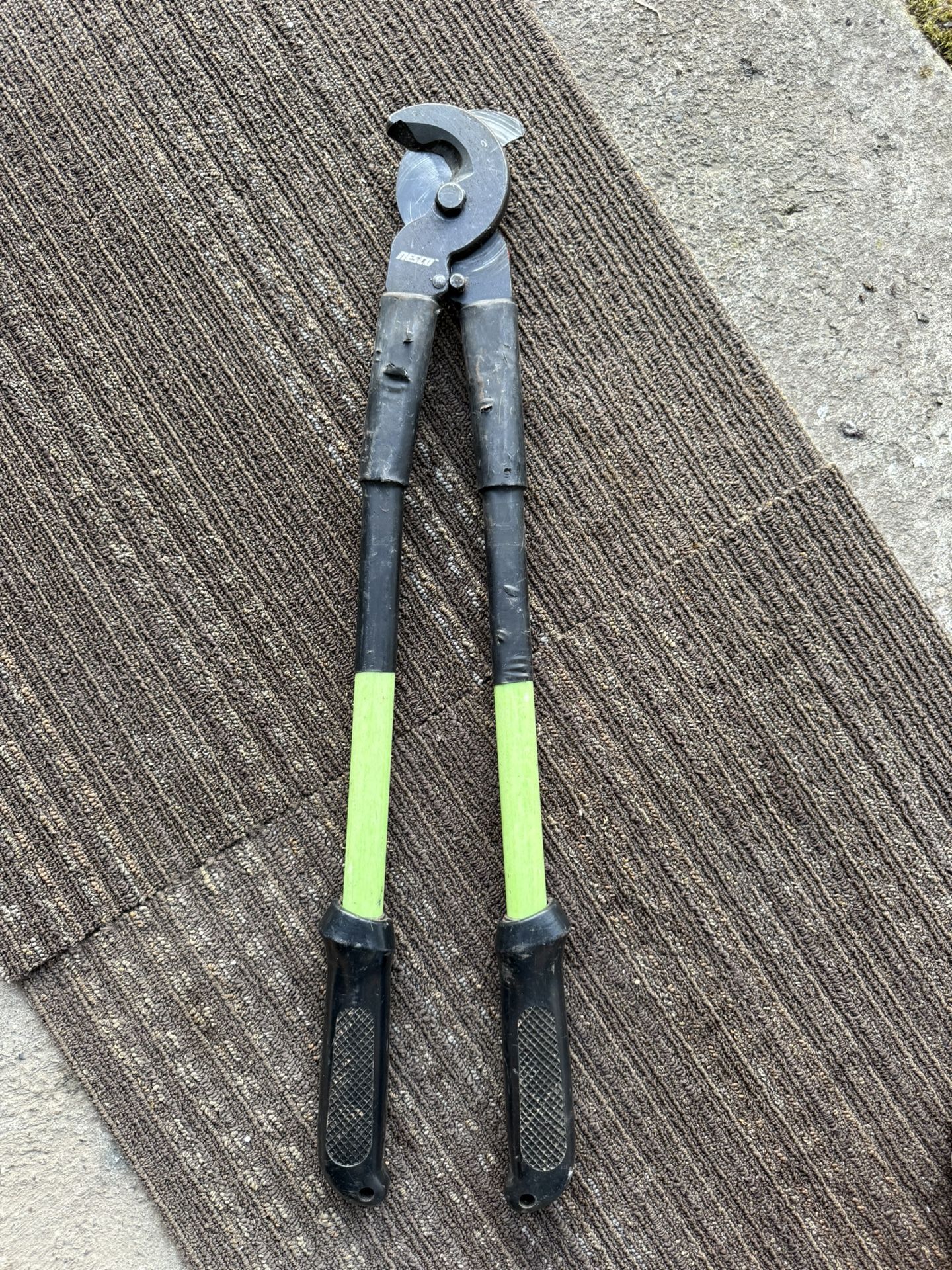 Electrical wire cutters . nesco. Tools